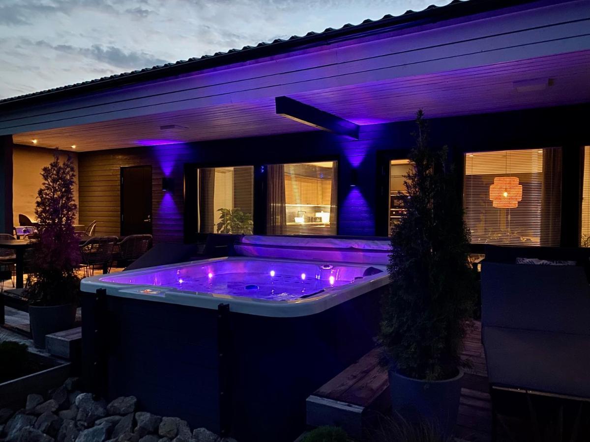 Idyllic Villa Unikko With Jacuzzi And Sauna Pori Exterior foto